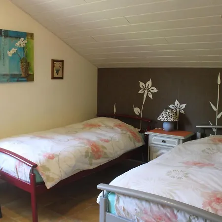 Oree Des Bois In With Garden